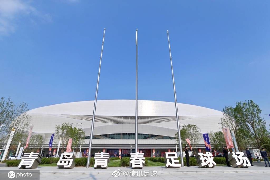 谈到达洛特，滕哈赫表示：“达洛特是一个能踢逆足边路的球员，这要视比赛的要求，我们在哪个位置哪里需要他？哪里有空间可以利用？“我们的比赛一直都是这样，我们总是希望进攻，但如果你想要统治局面，防守和攻防转换就非常重要。